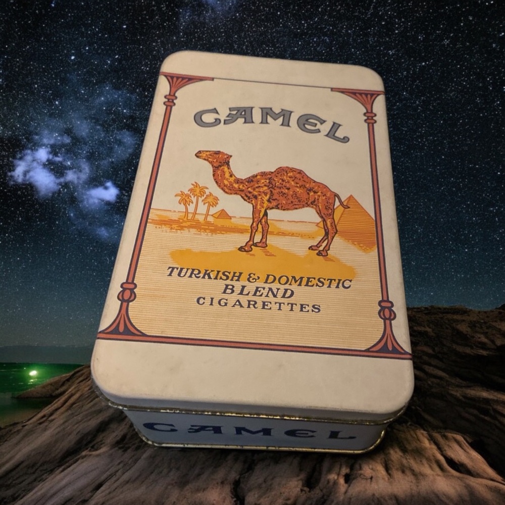 Camel Turkish and domestic blend vintage cigarette/handkerchief tin 5.5x3.5